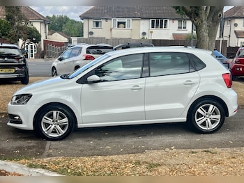 Used Volkswagen Polo 2017 for sale - 79536205: Photo