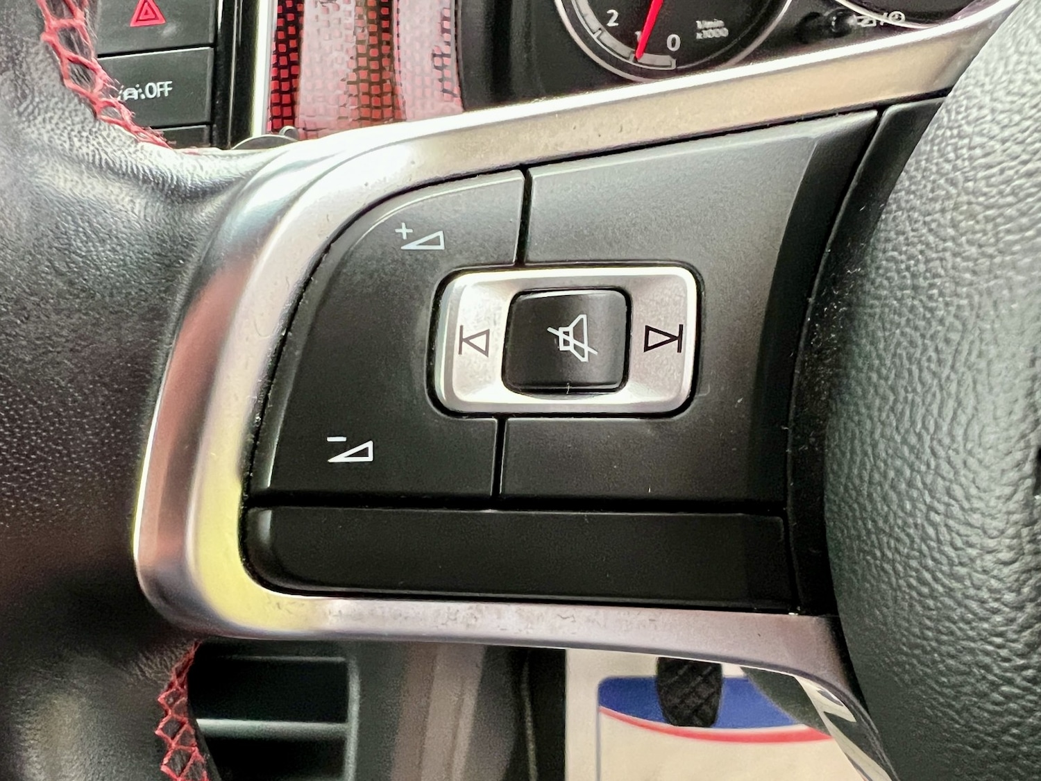 Used Volkswagen up! 2021 for sale - 76931437: Photo 30