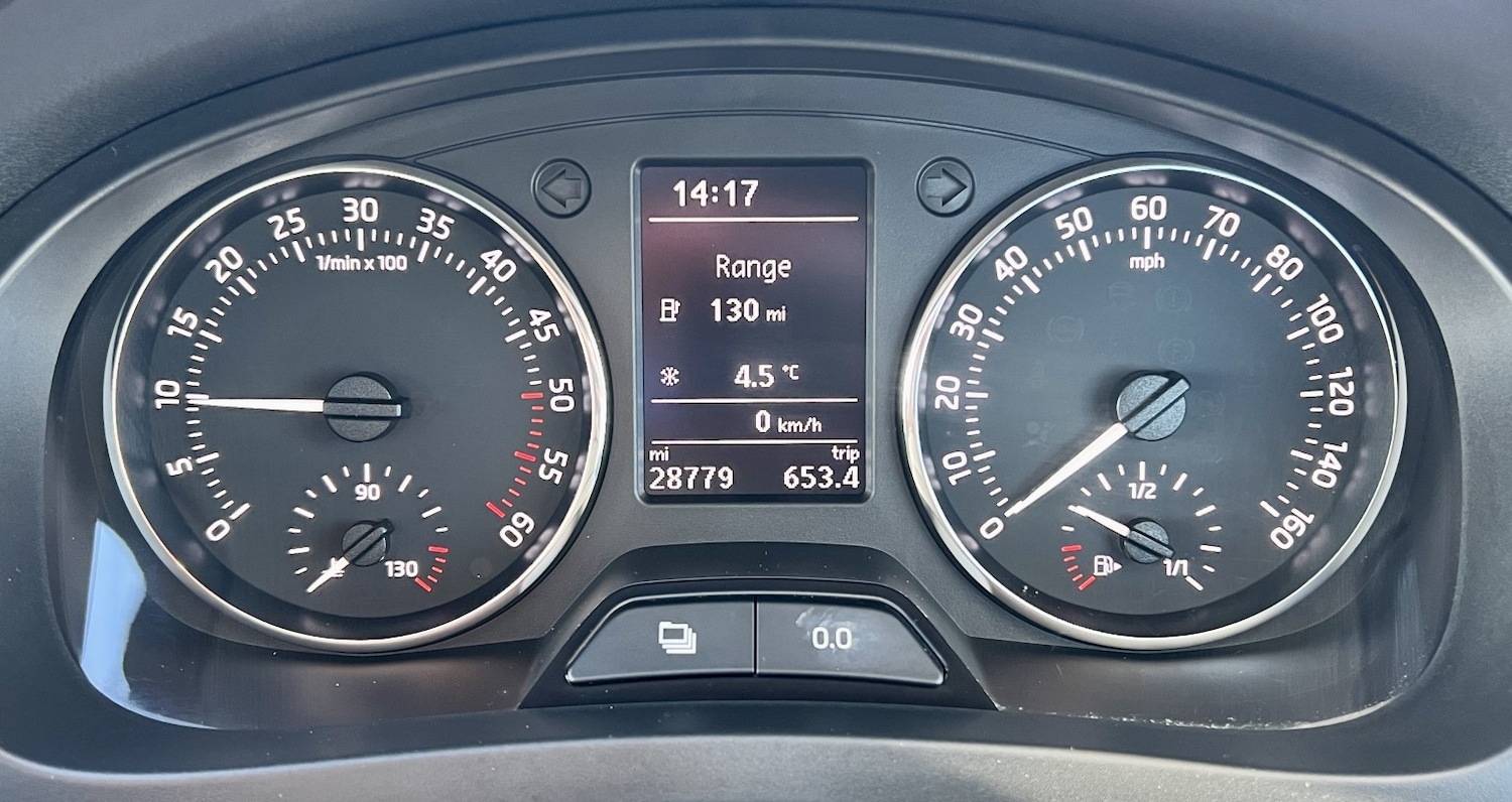 Used Skoda Rapid Spaceback 2014 for sale - 77140749: Photo 32