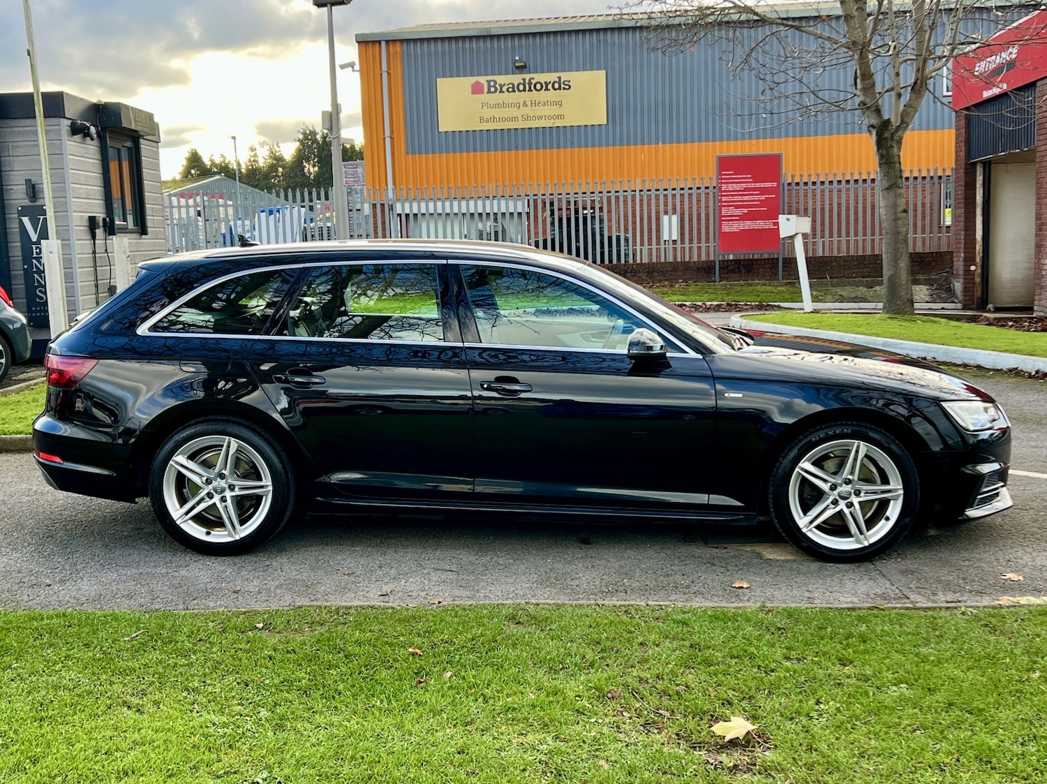 Used Audi A4 Avant 2018 for sale - 76605819: Photo 3