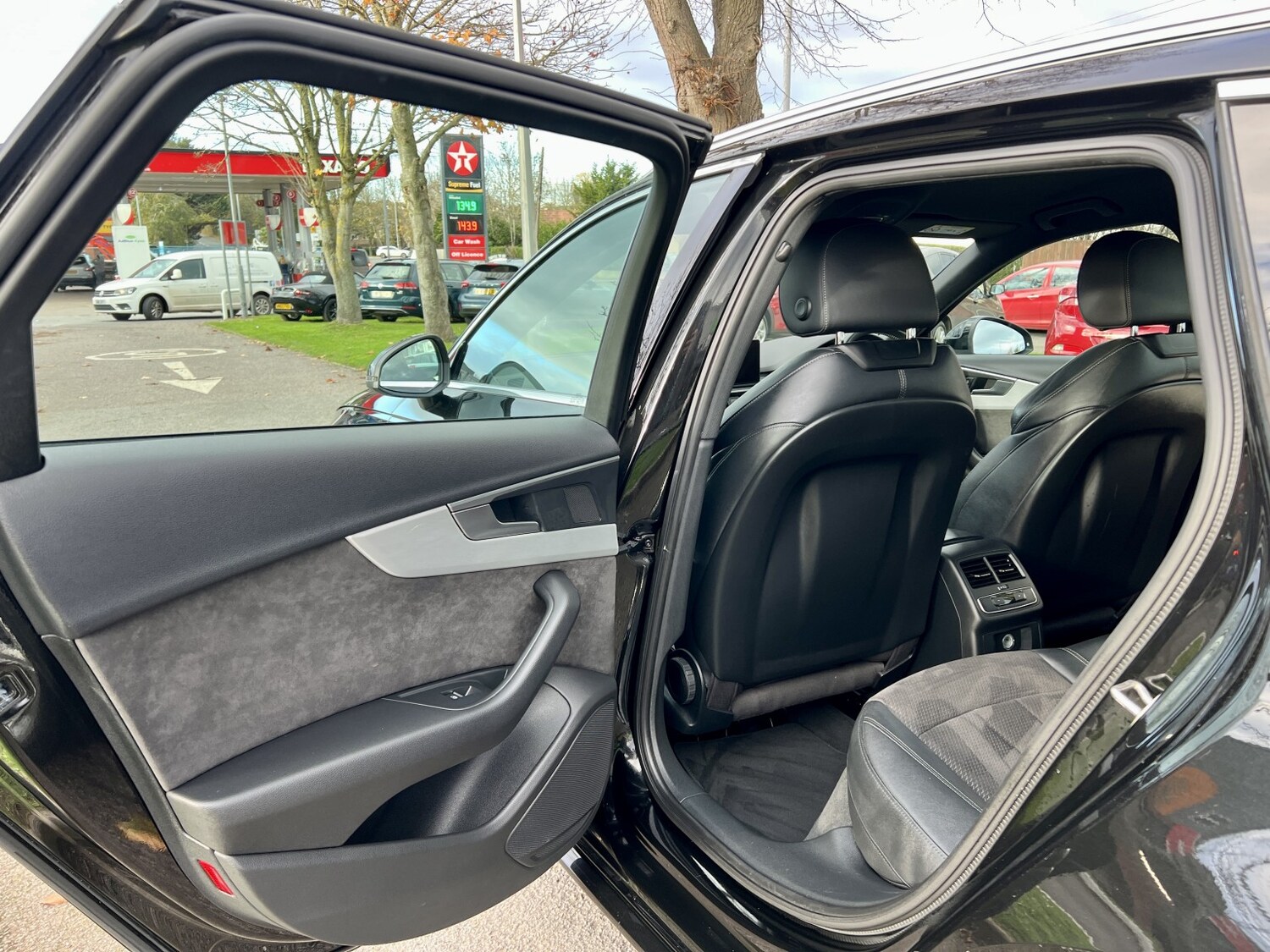 Used Audi A4 Avant 2018 for sale - 76605819: Photo 44