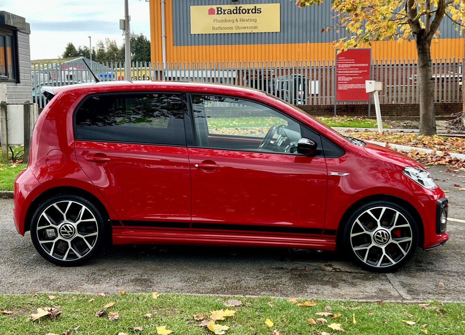 Used Volkswagen up! 2021 for sale - 76312328: Photo 3
