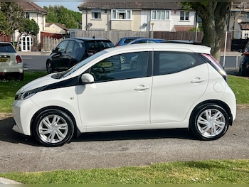 Used Toyota AYGO 2015 for sale - 79360102: Photo