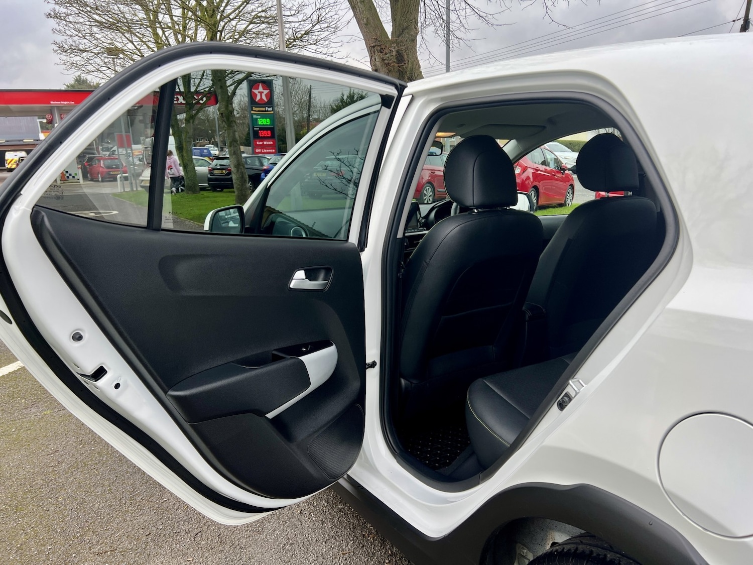 Used Kia Picanto 2023 for sale - 77241870: Photo 40