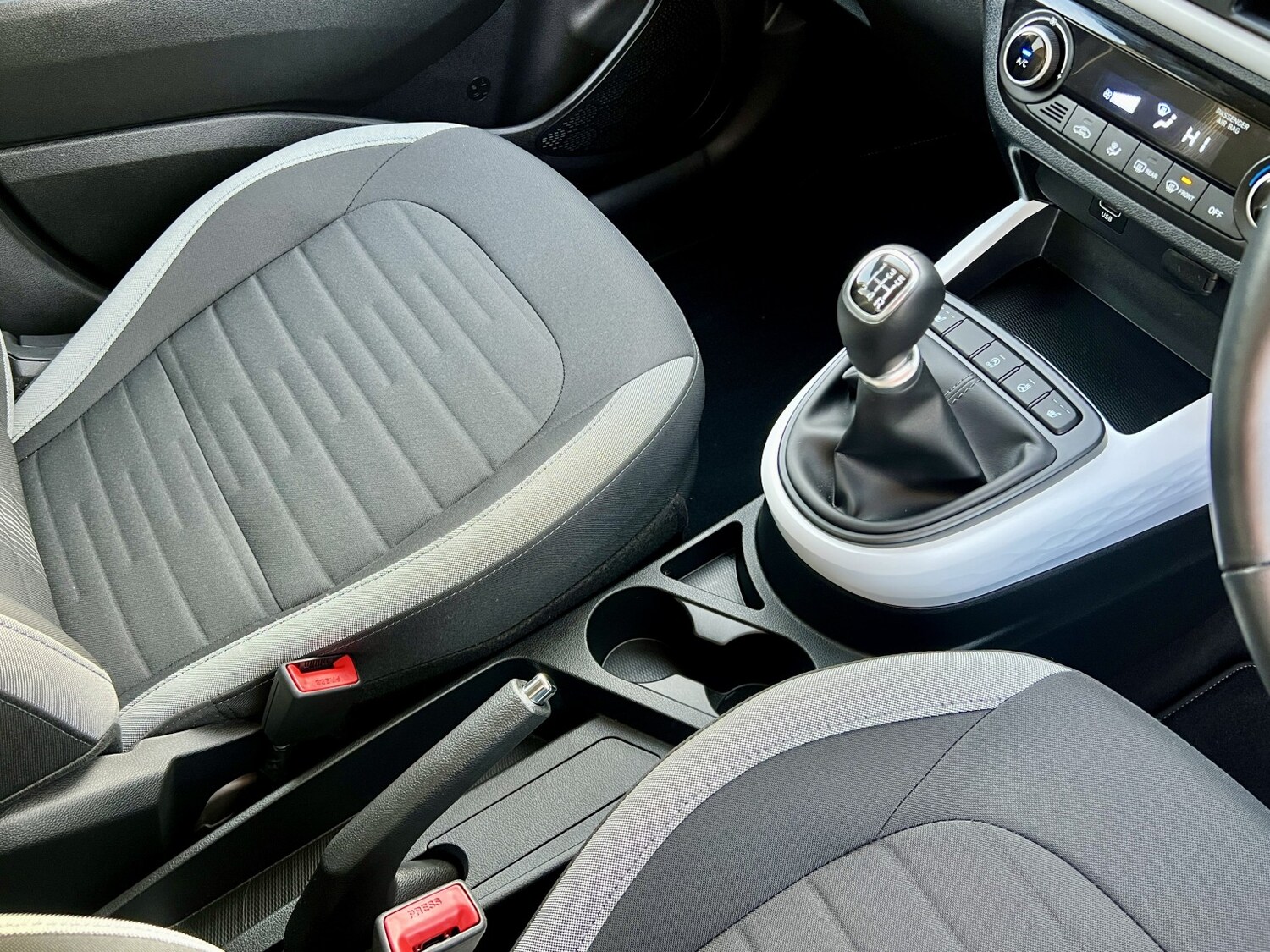 Used Hyundai i10 2022 for sale - 77038963: Photo 31