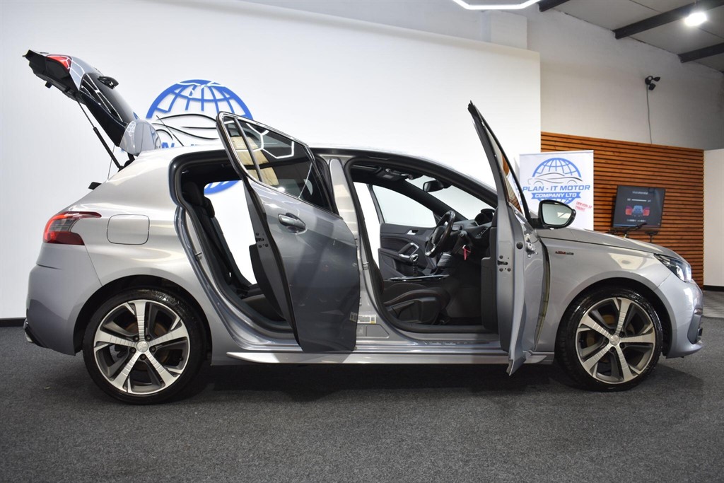 Used Peugeot 308 2018 for sale - 77653391: Photo 16