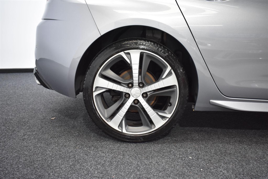 Used Peugeot 308 2018 for sale - 77653391: Photo 18