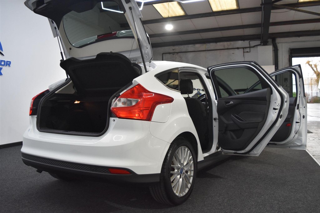 Used Ford Focus 2012 for sale - 77877907: Photo 15