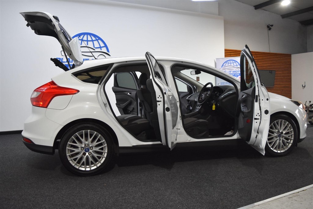 Used Ford Focus 2012 for sale - 77877907: Photo 16