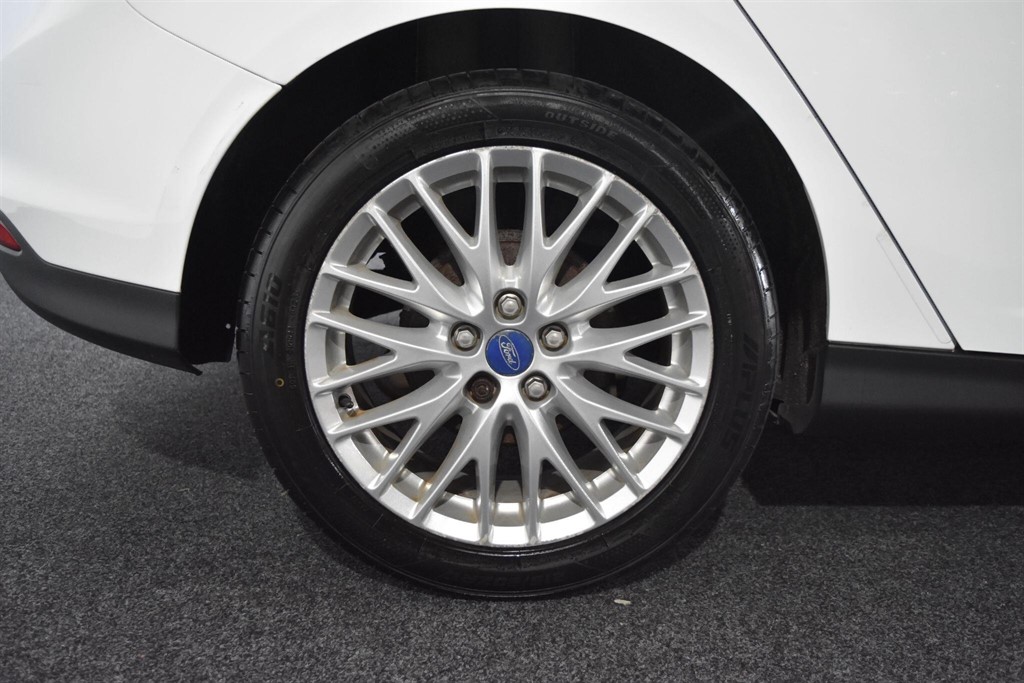 Used Ford Focus 2012 for sale - 77877907: Photo 18