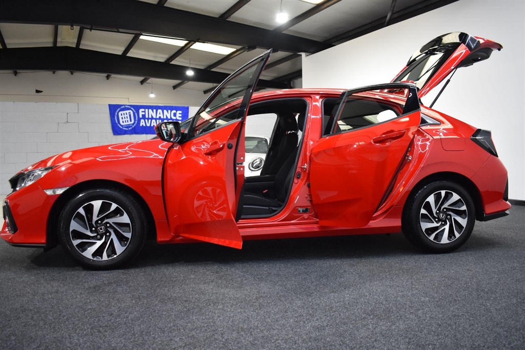 Used Honda Civic 2017 for sale - 77718289: Photo 12