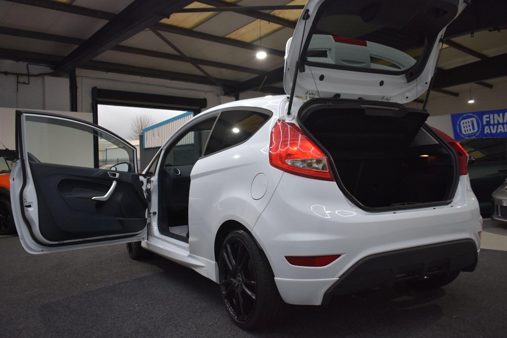 Used Ford Fiesta 2011 for sale - 77300710: Photo 13