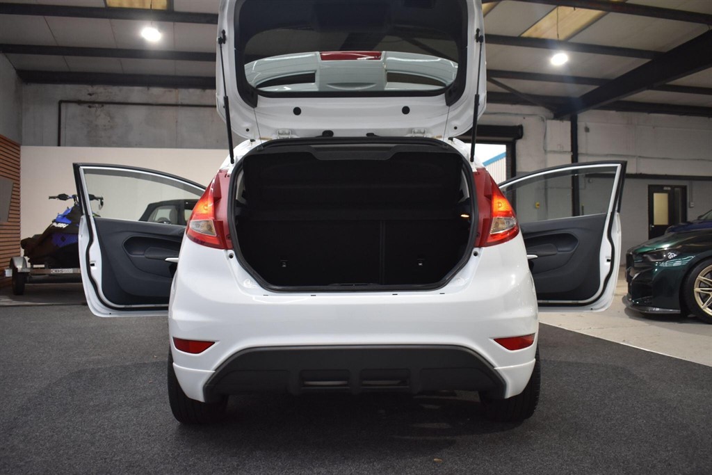 Used Ford Fiesta 2011 for sale - 77300710: Photo 14