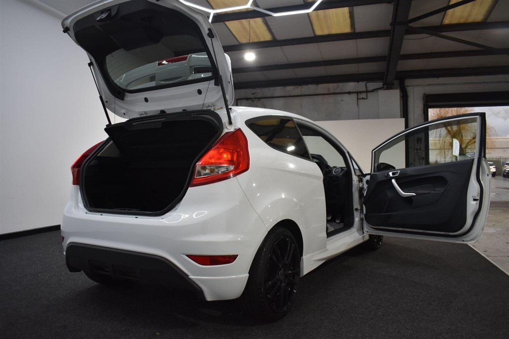 Used Ford Fiesta 2011 for sale - 77300710: Photo 15