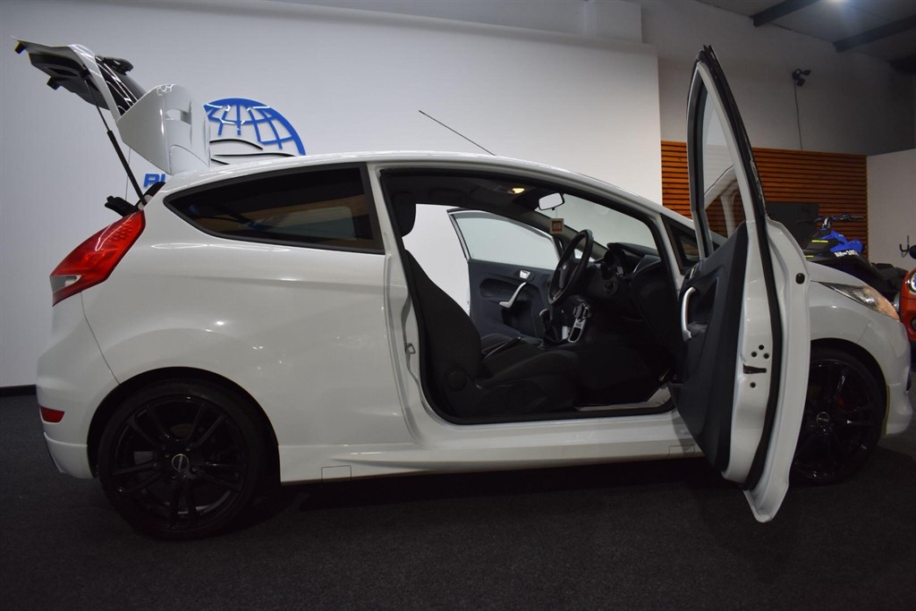 Used Ford Fiesta 2011 for sale - 77300710: Photo 16