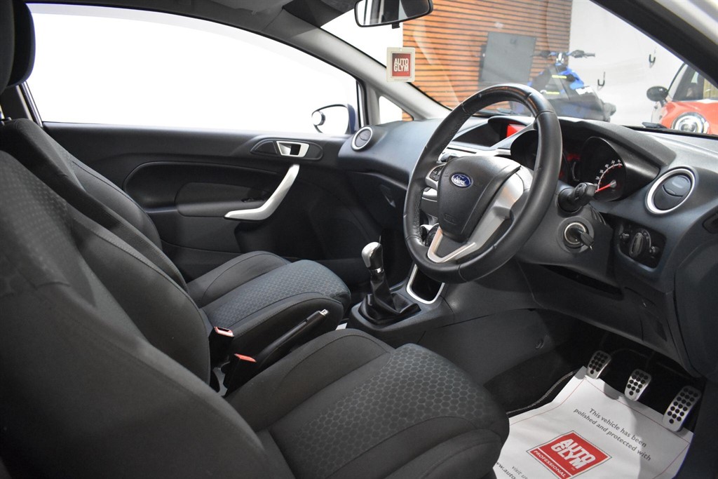 Used Ford Fiesta 2011 for sale - 77300710: Photo 30