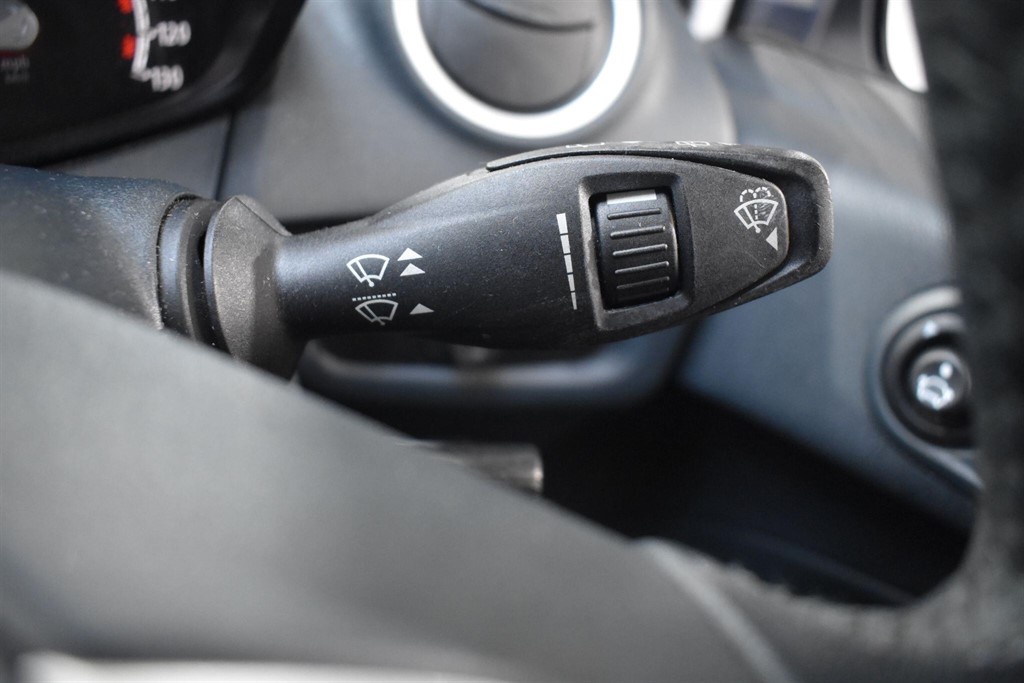 Used Ford Fiesta 2011 for sale - 77300710: Photo 64