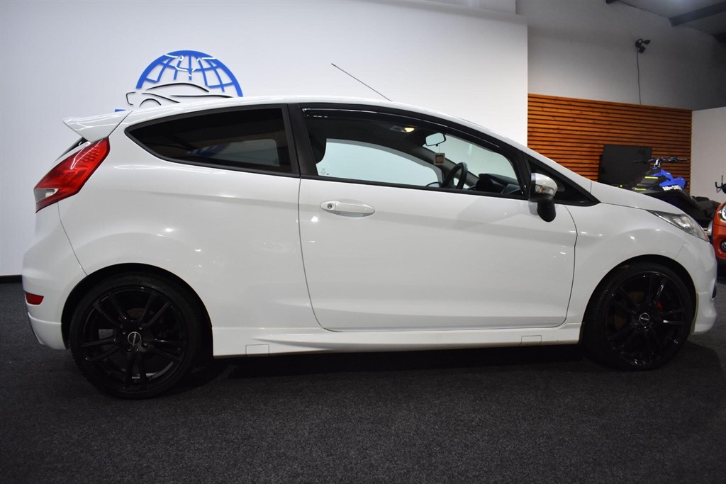 Used Ford Fiesta 2011 for sale - 77300710: Photo 8