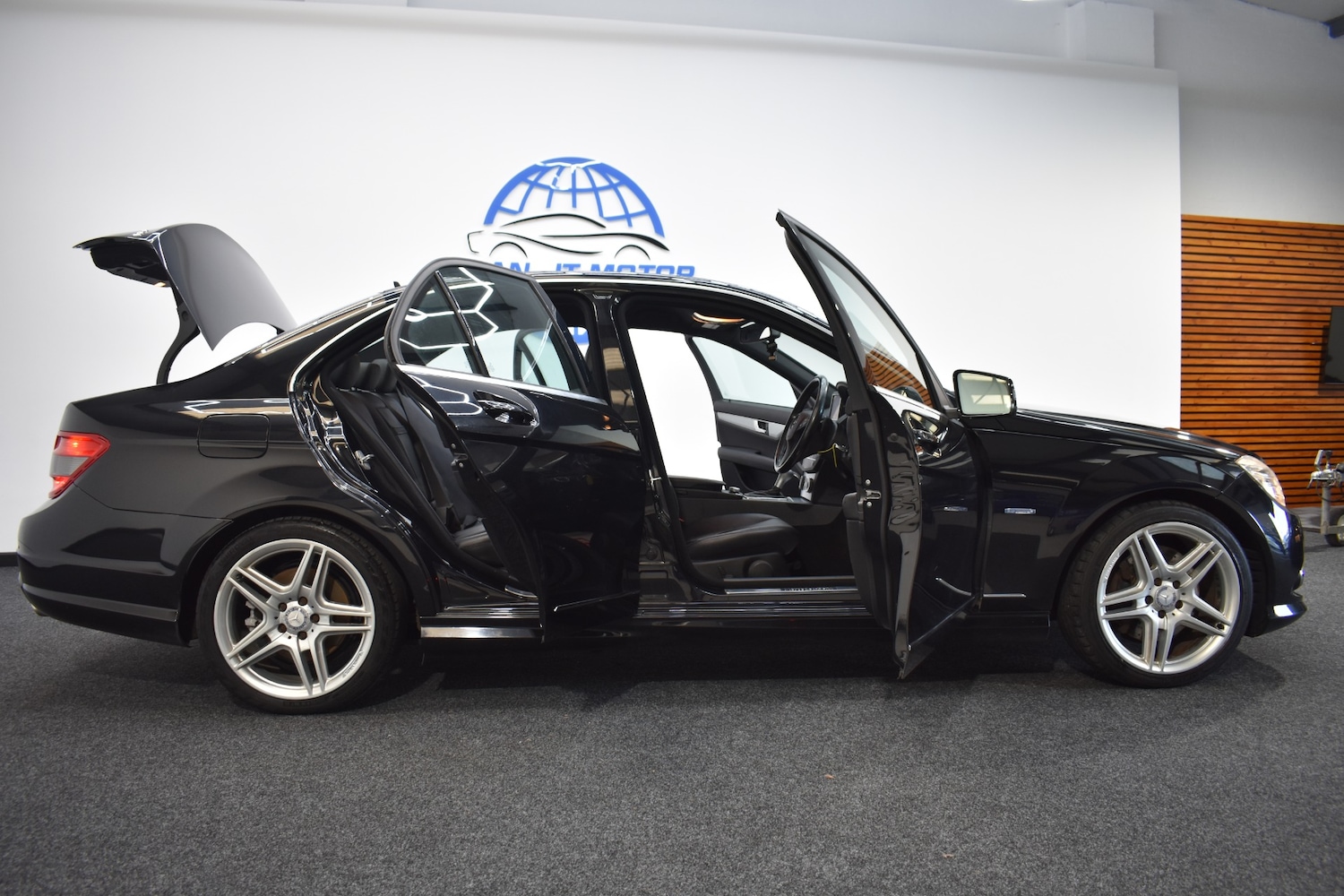 Used Mercedes-Benz C Class 2010 for sale - 76640629: Photo 18