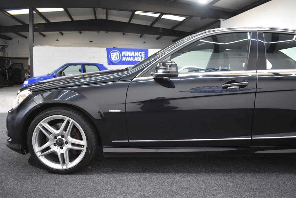 Used Mercedes-Benz C Class 2010 for sale - 76640629: Photo 4