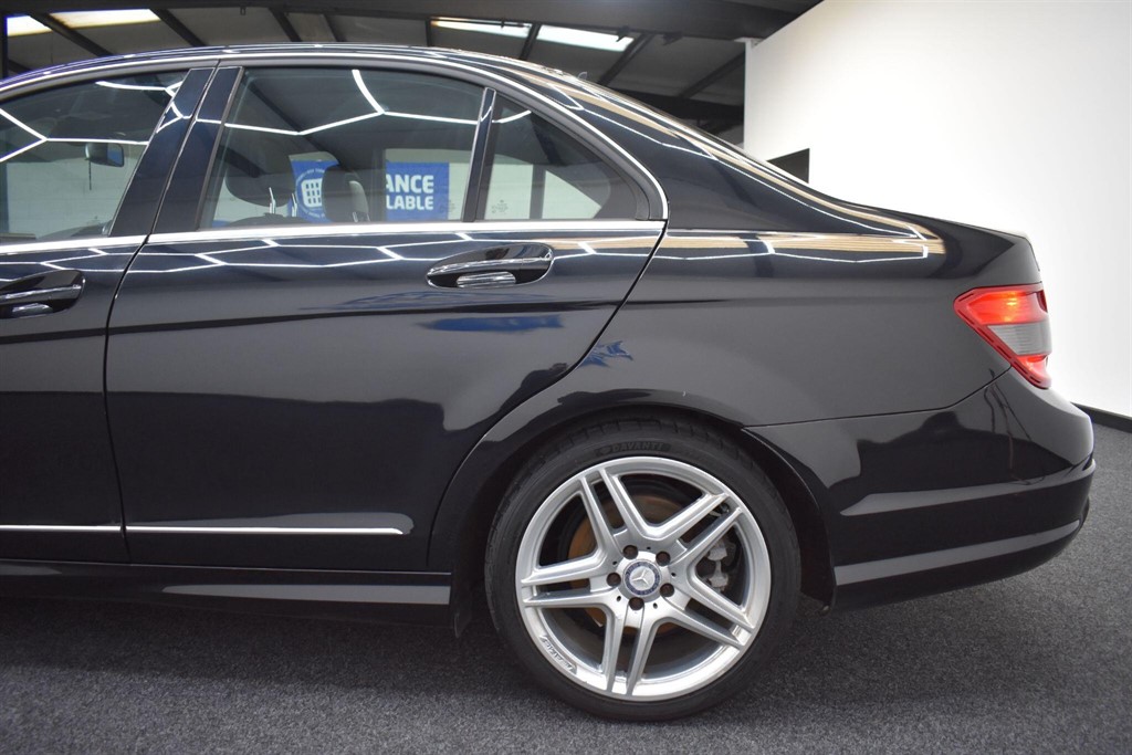 Used Mercedes-Benz C Class 2010 for sale - 76640629: Photo 5