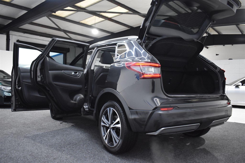 Used Nissan Qashqai 2017 for sale - 76766581: Photo 14