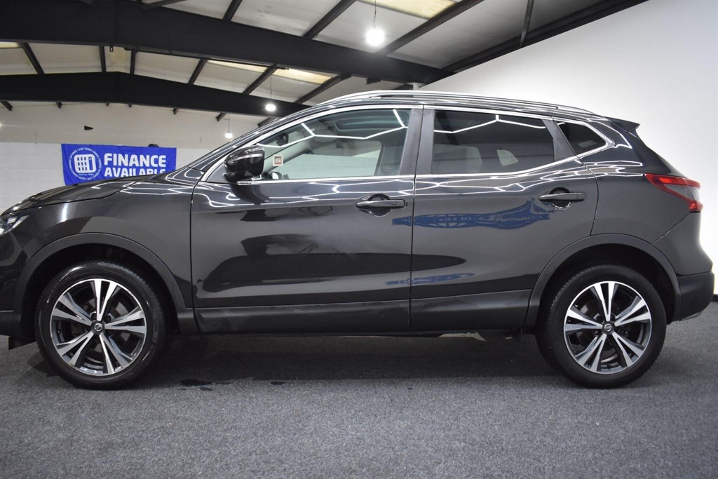 Used Nissan Qashqai 2017 for sale - 76766581: Photo 4