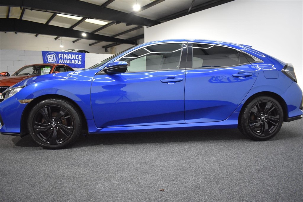 Used Honda Civic 2017 for sale - 77641057: Photo 4