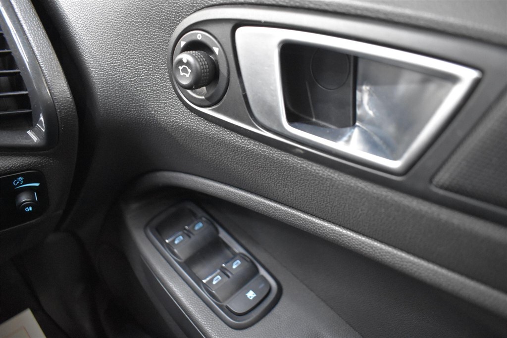 Used Ford Ecosport 2017 for sale - 77198559: Photo 45