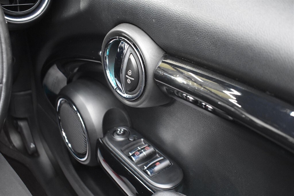 Used MINI Convertible 2017 for sale - 77458007: Photo 60