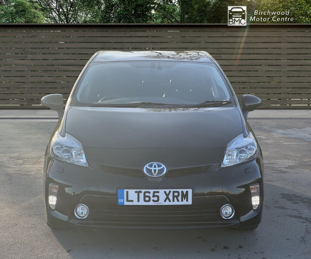 Used Toyota Prius 2015 for sale - 76546896: Photo 2
