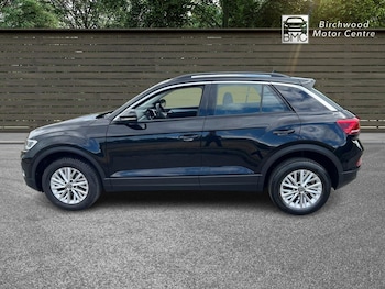Used Volkswagen T-Roc 2023 for sale - 78426391: Photo