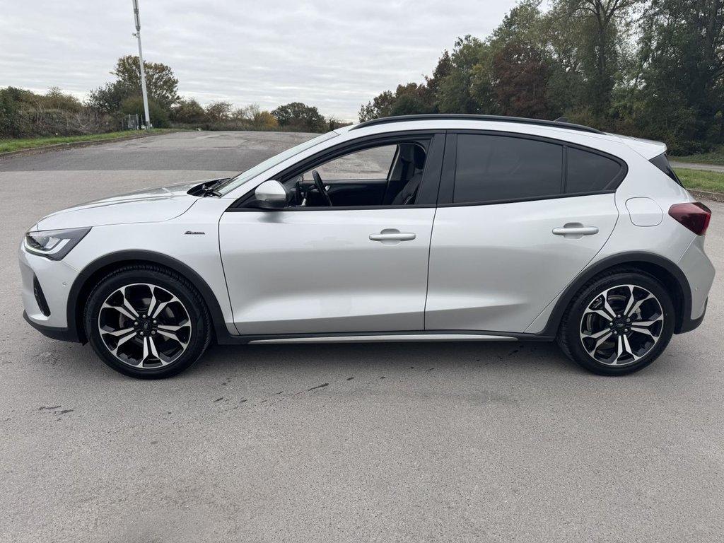 Used Ford Focus 2023 for sale - 76256254: Photo 12