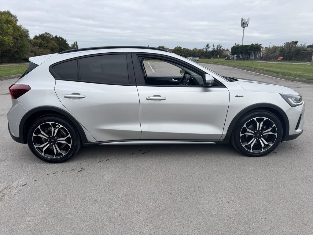 Used Ford Focus 2023 for sale - 76256254: Photo 16