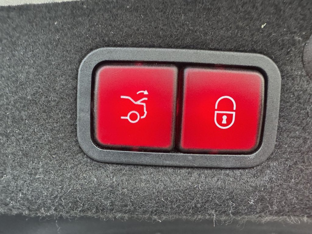 Used Mercedes-Benz C Class 2015 for sale - 77133777: Photo 32