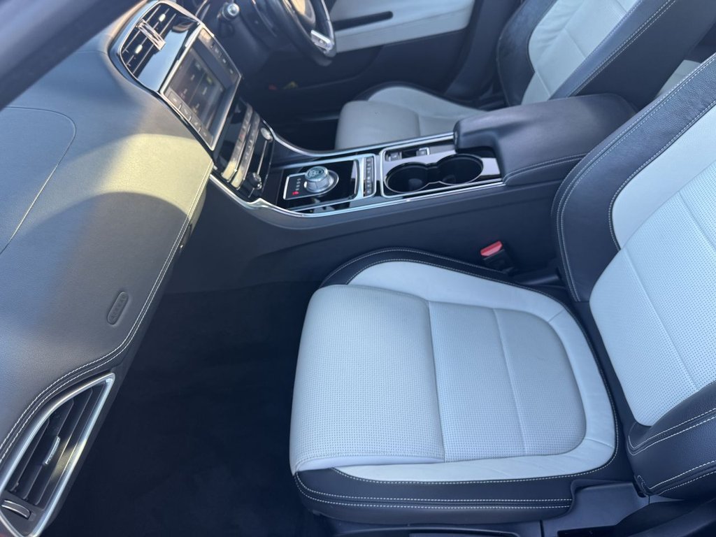 Used Jaguar XE 2016 for sale - 77065219: Photo 37