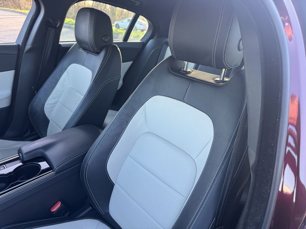 Used Jaguar XE 2016 for sale - 77065219: Photo 38