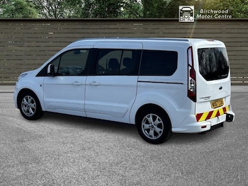 Used Ford Grand Tourneo Connect 2017 for sale - 77849986: Photo