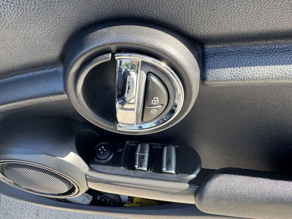 Used MINI Convertible 2016 for sale - 75937464: Photo 48