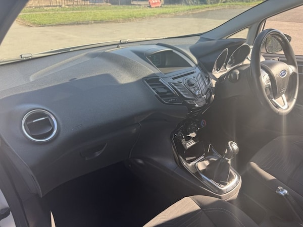 Used Ford Fiesta 2014 for sale - 76163539: Photo 40