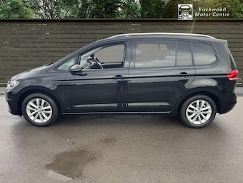 Used Volkswagen Touran 2018 for sale - 76454665: Photo