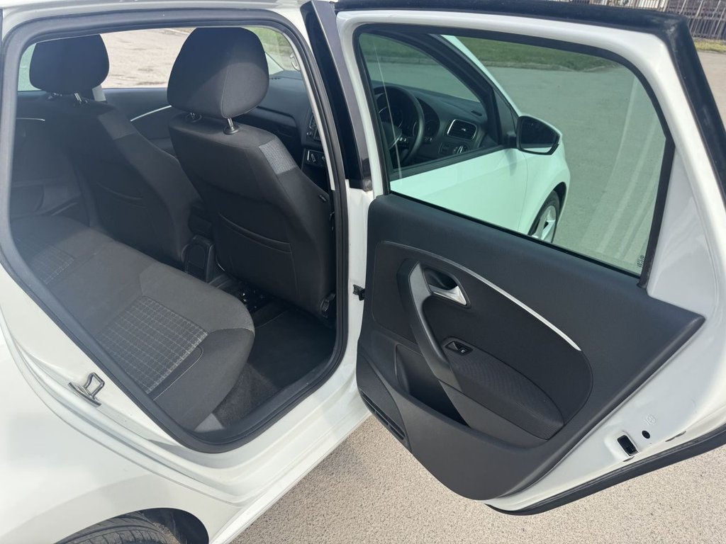 Used Volkswagen Polo 2014 for sale - 77976750: Photo 24