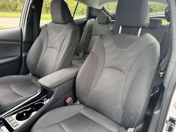 Used Toyota Prius 2022 for sale - 76185435: Photo 42