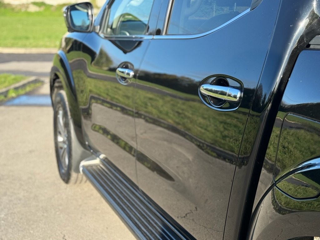 Used Nissan Navara 2018 for sale - 76617863: Photo 13