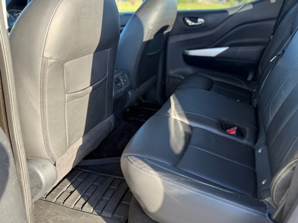 Used Nissan Navara 2018 for sale - 76617863: Photo 40