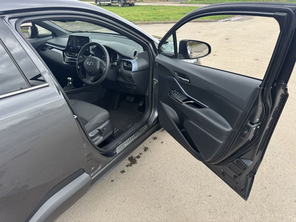 Used Toyota C-HR 2021 for sale - 76768340: Photo 19