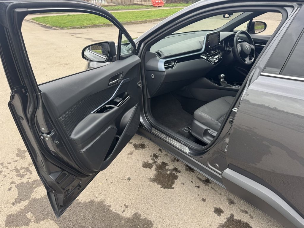 Used Toyota C-HR 2021 for sale - 76768340: Photo 39