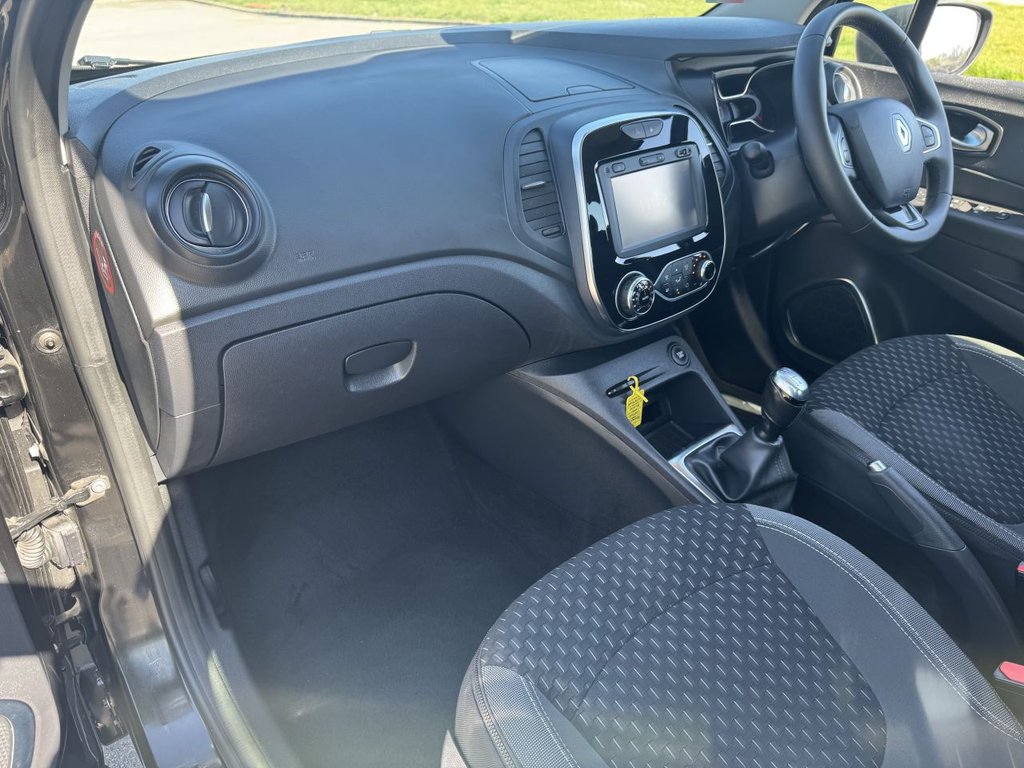Used Renault Captur 2018 for sale - 76345305: Photo 32