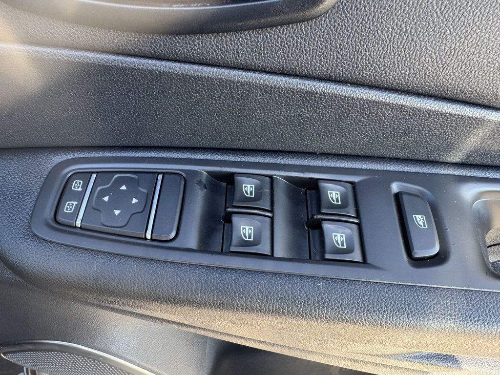 Used Renault Captur 2018 for sale - 76345305: Photo 45