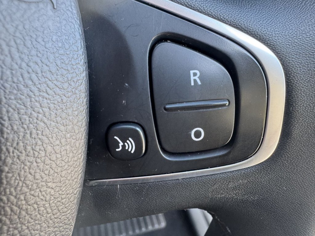 Used Renault Captur 2018 for sale - 76345305: Photo 47